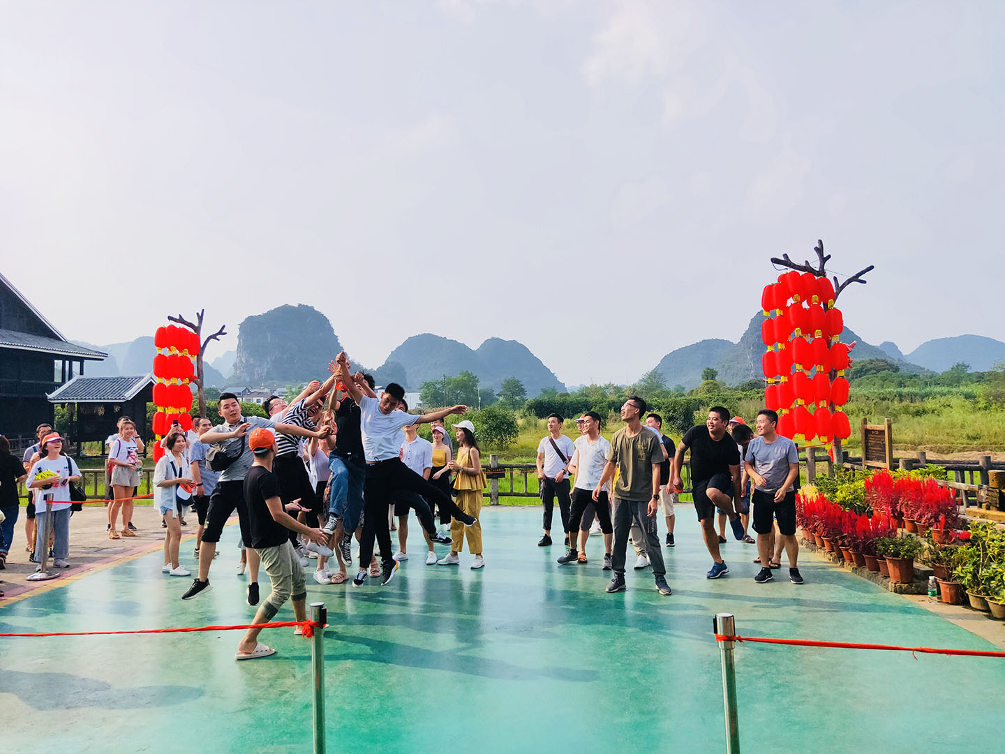 世外桃源搶繡球天地心網(wǎng)絡(luò)留影